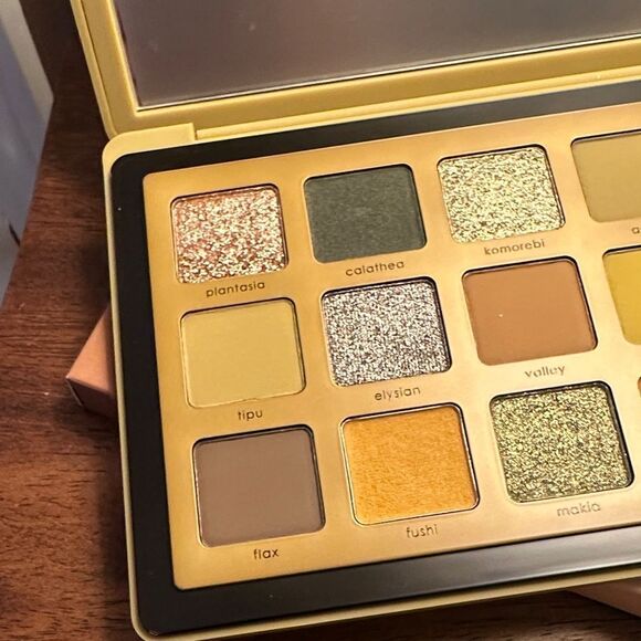 Natasha Denona Yucca Palette with green/brown hues BNIP - Picture 6 of 7